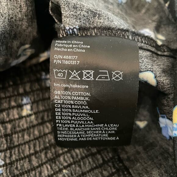 💗 3/$10 💗 H&M Floral Crop Top Black Blue Size 8 EUC - Picture 10 of 14